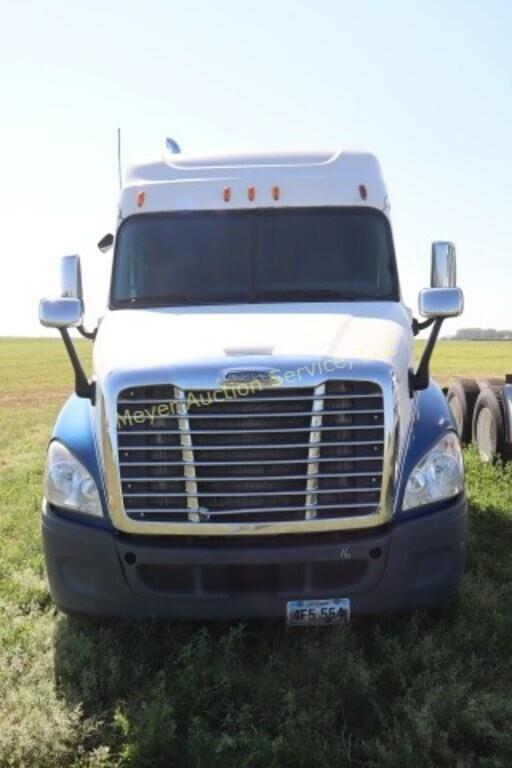 Image of Freightliner Cascadia equipment image 2