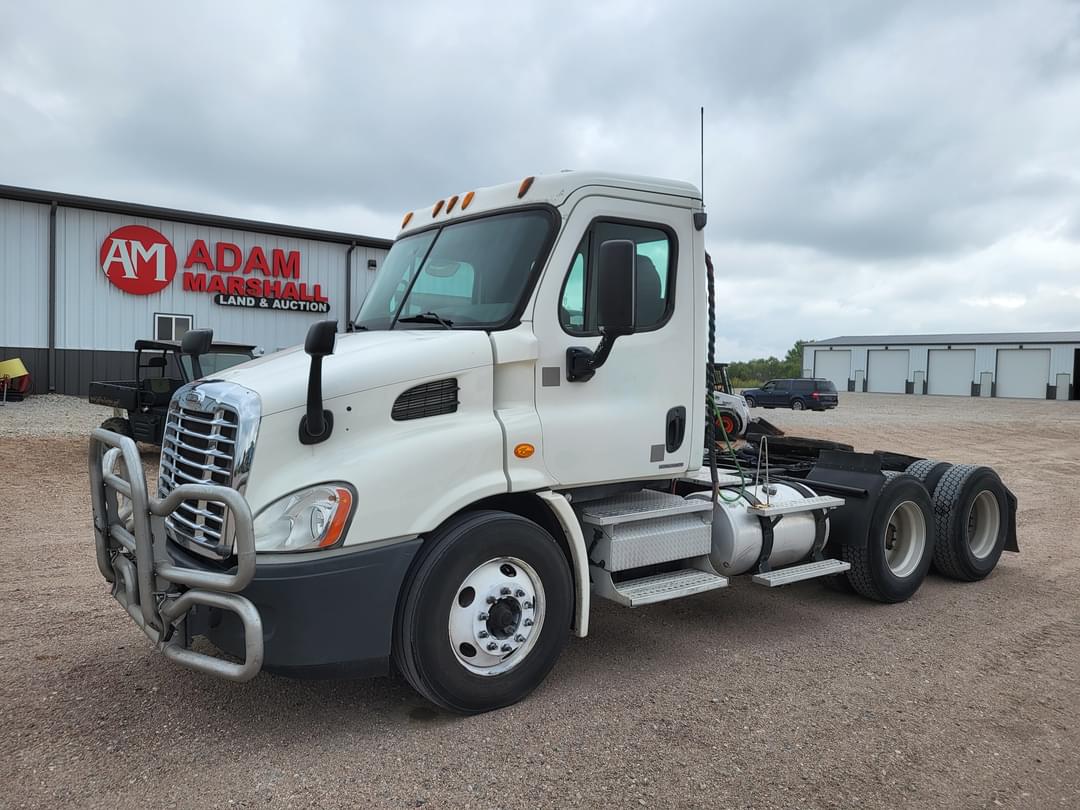 Image of Freightliner Cascadia Primary image