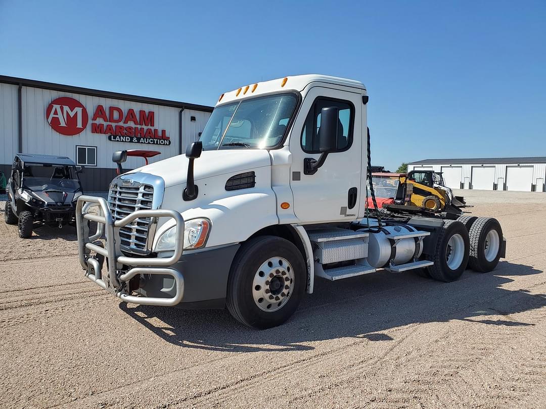 Image of Freightliner Cascadia Primary image