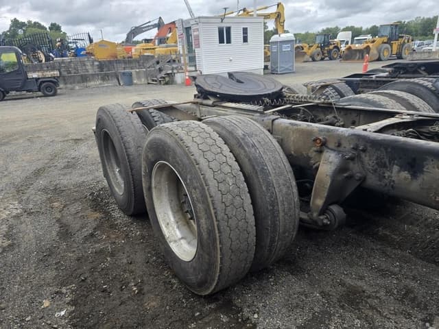 Image of Freightliner Cascadia equipment image 4