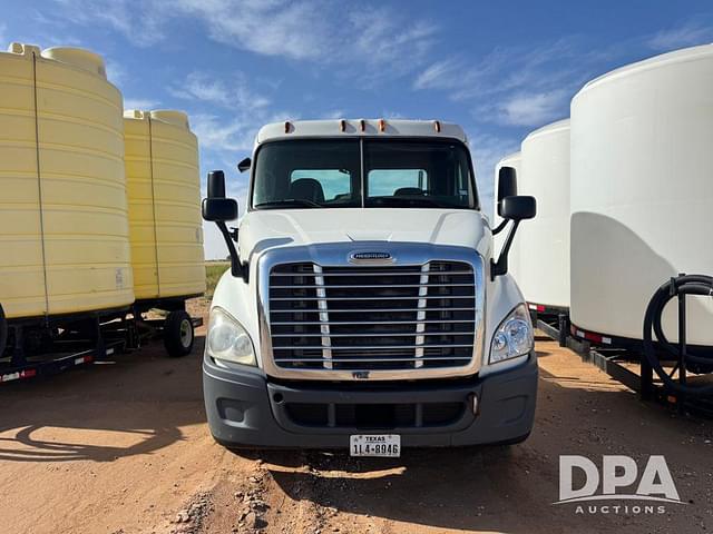 Image of Freightliner Cascadia equipment image 1