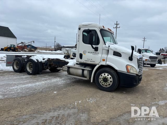 Image of Freightliner Cascadia equipment image 1