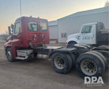 Image of Freightliner Cascadia equipment image 2