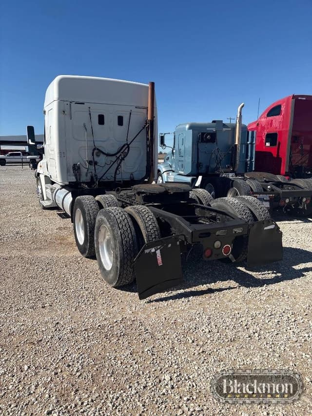 Image of Freightliner Cascadia equipment image 1