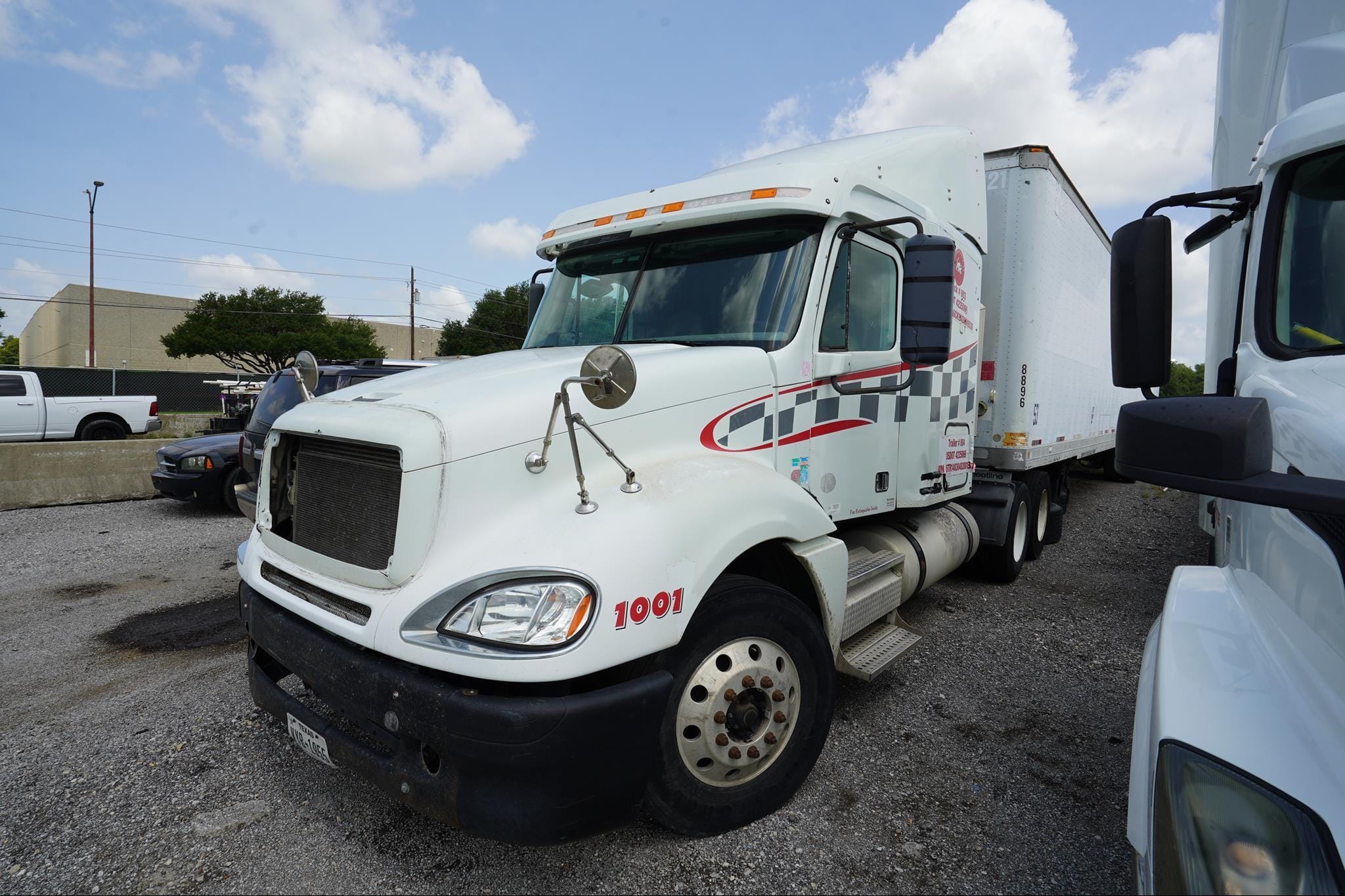 2010 Freightliner Columbia 120 Equipment Image0