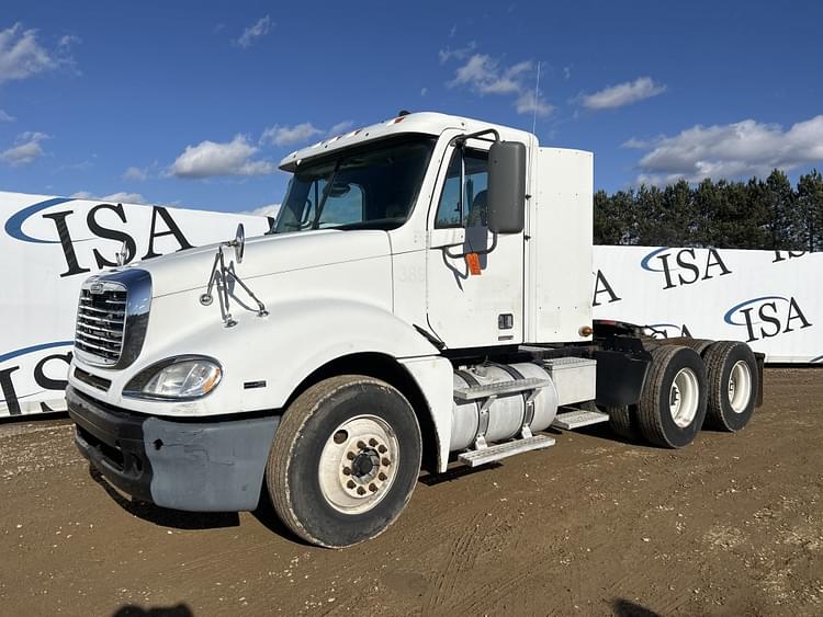2010 Freightliner Columbia Equipment Image0