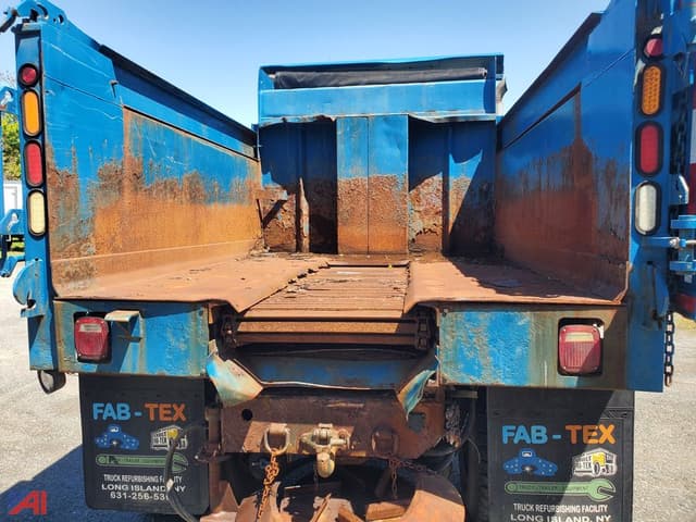 Image of Freightliner M2 106 equipment image 1