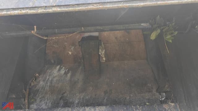 Image of Freightliner M2 106 equipment image 4