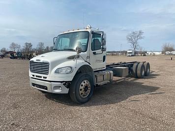 Main image Freightliner M2 106