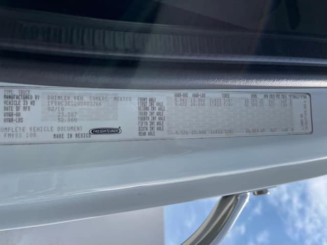 Image of Freightliner M2 106 equipment image 2