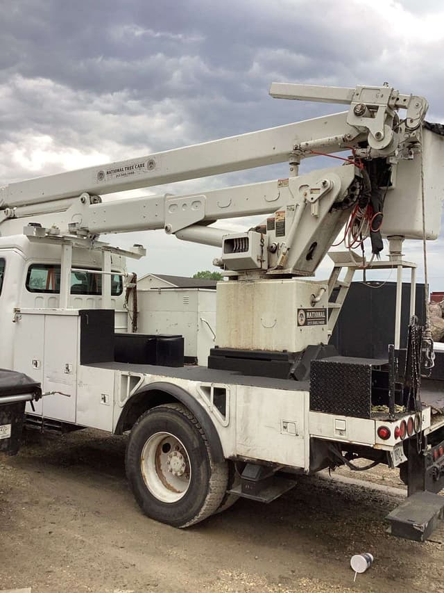 Image of Freightliner M2 equipment image 3