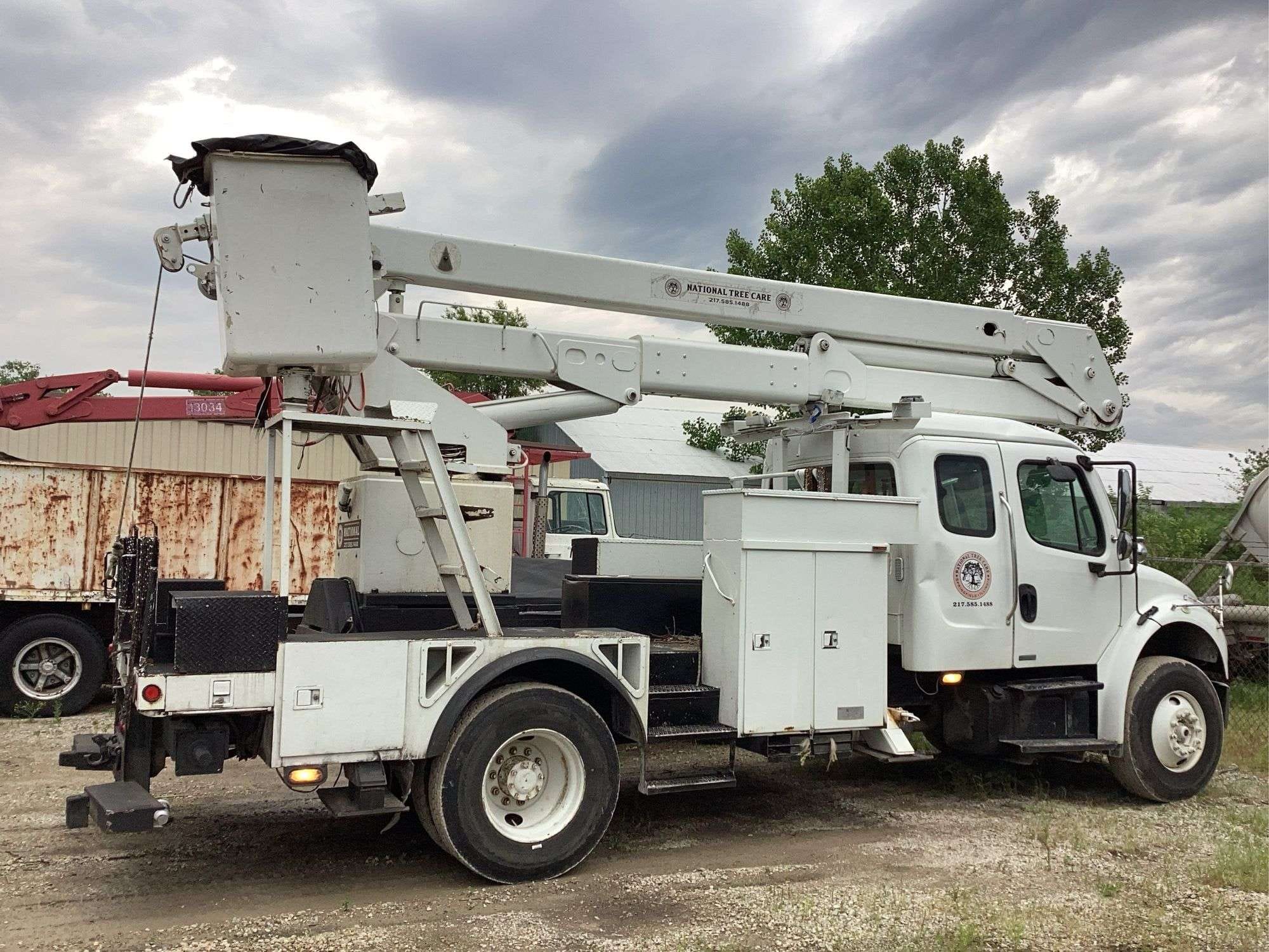 2010 Freightliner M2 Equipment Image0