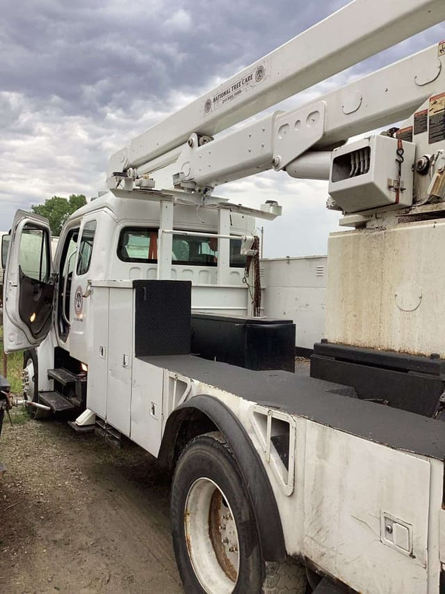 Image of Freightliner M2 equipment image 4
