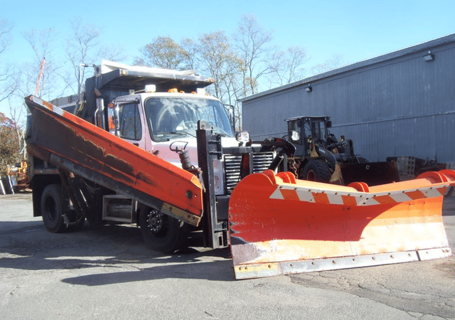 Image of Freightliner M2 equipment image 1