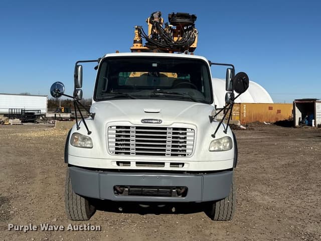 Image of Freightliner M2 equipment image 1