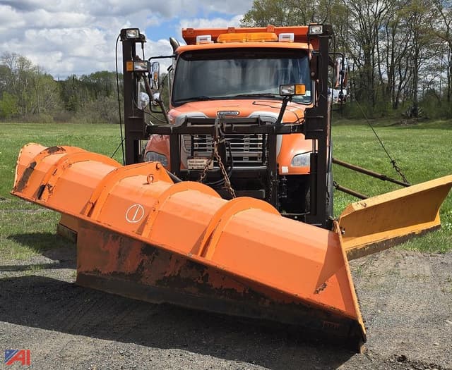 Image of Freightliner M2 equipment image 1