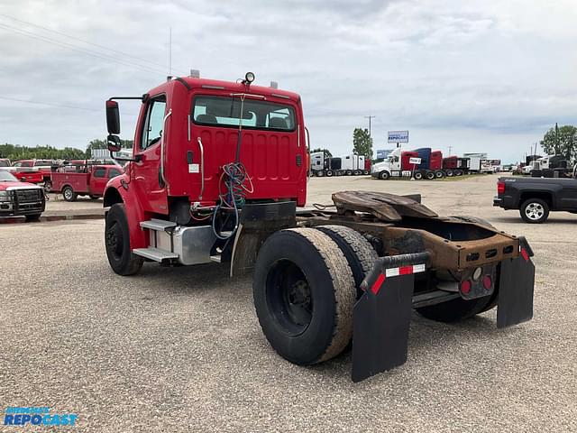 Image of Freightliner M2 equipment image 2