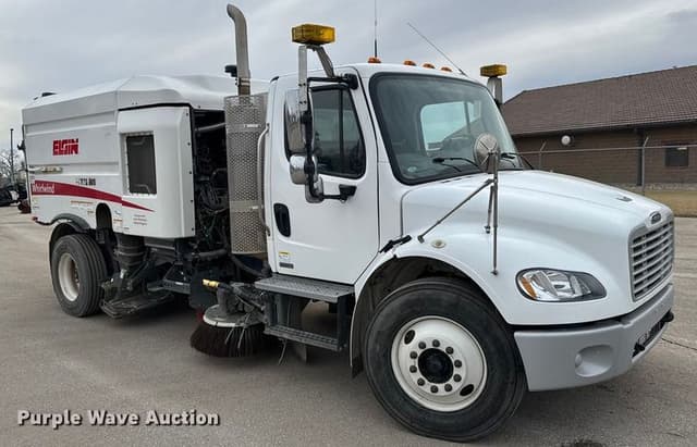 Image of Freightliner M2 equipment image 2