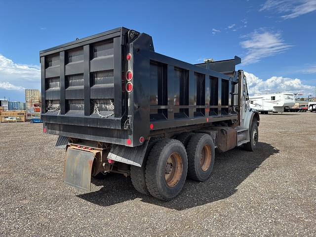 Image of Freightliner M2 equipment image 2