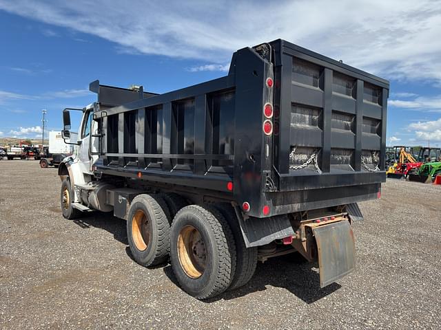Image of Freightliner M2 equipment image 1
