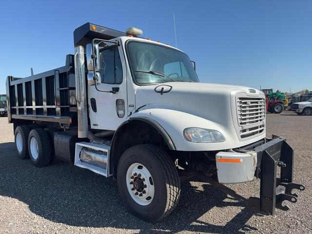 Image of Freightliner M2 equipment image 3