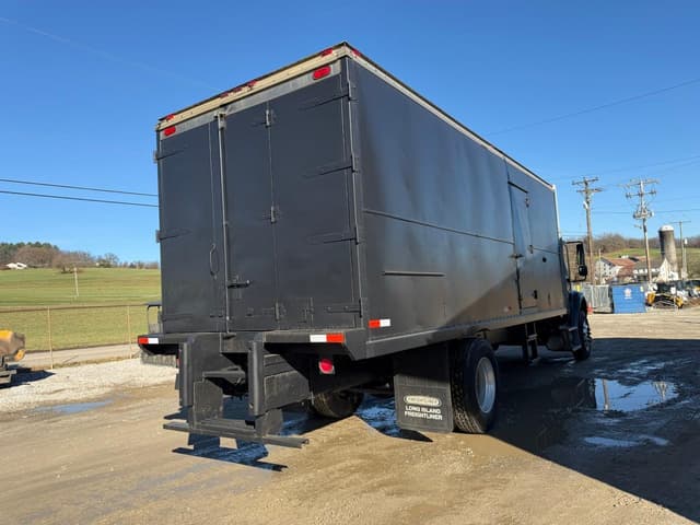 Image of Freightliner M2 equipment image 4