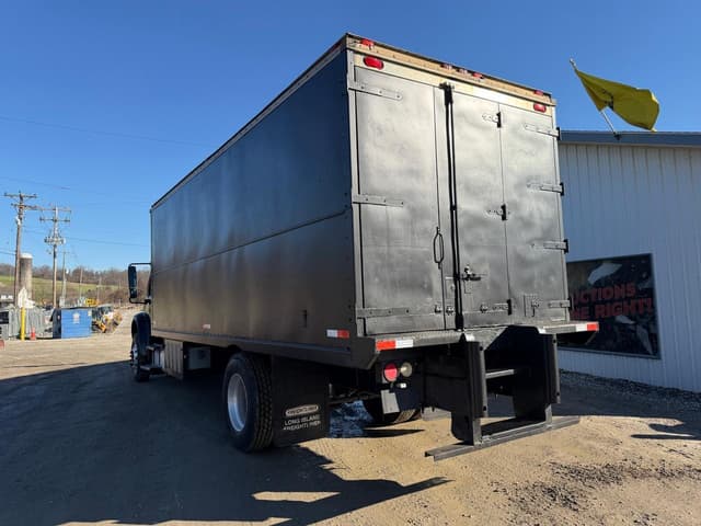 Image of Freightliner M2 equipment image 2