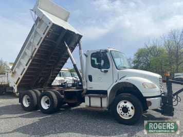 Main image Freightliner M2106