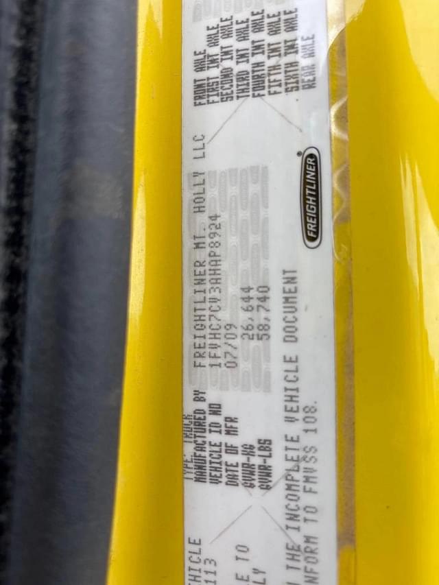 Image of Freightliner M2112 equipment image 4