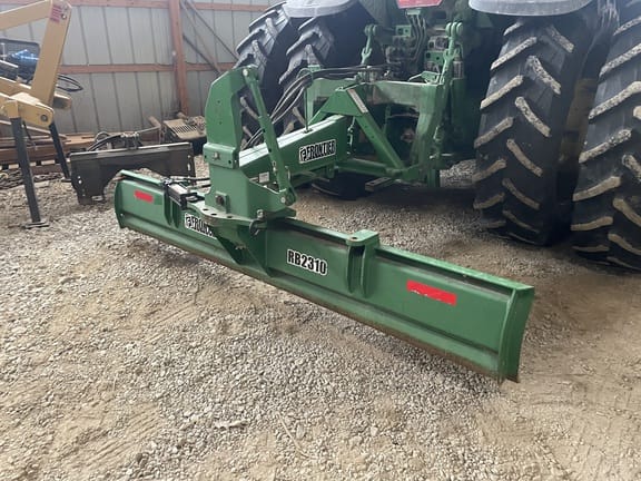 2010 Frontier RB2310 Equipment Image0