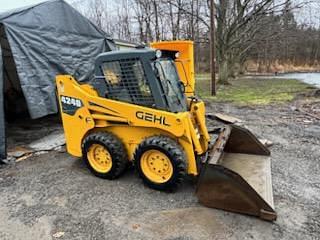 Image of Gehl 4240 equipment image 1