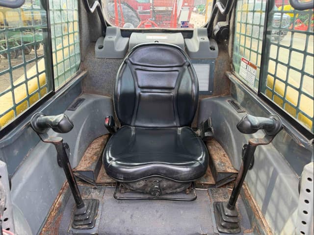 Image of Gehl 5640E equipment image 2