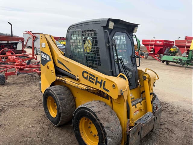 Image of Gehl 5640E equipment image 3