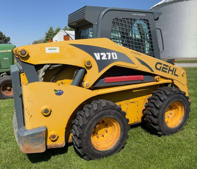 Image of Gehl V270 equipment image 3