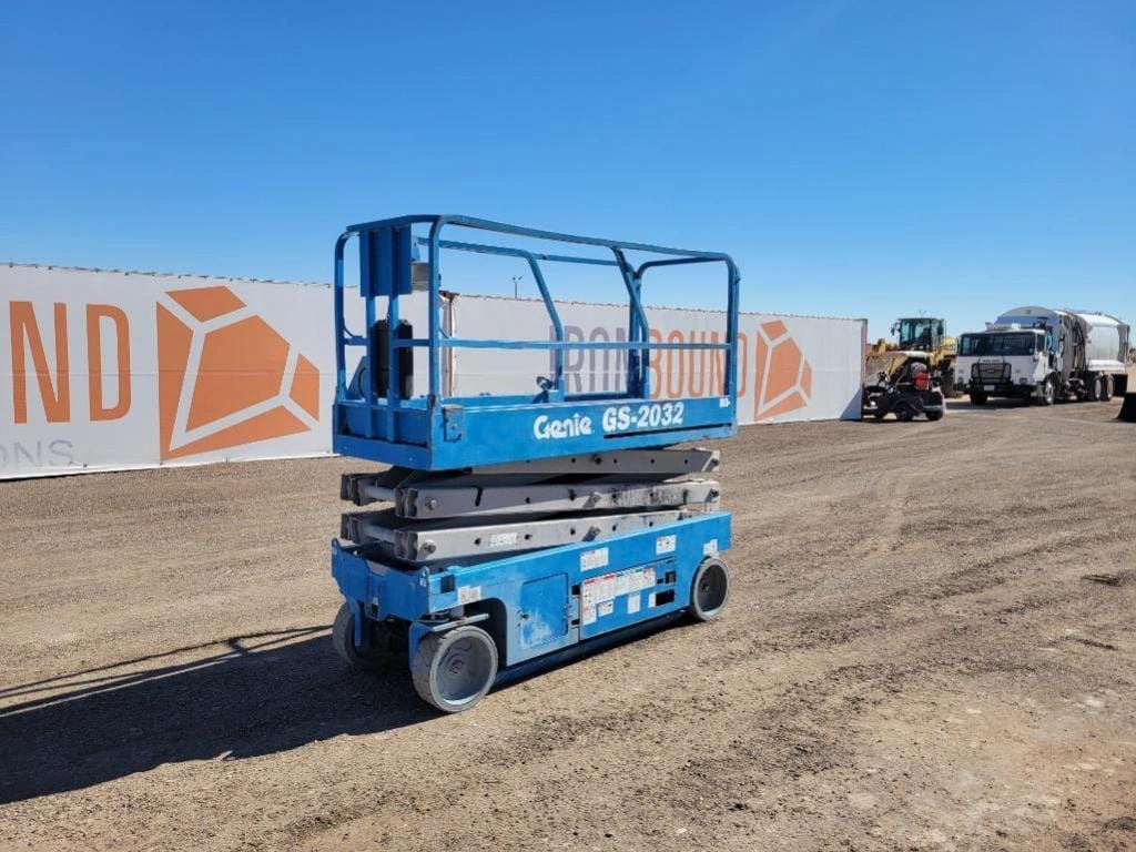 2010 Genie GS-2032 Equipment Image0