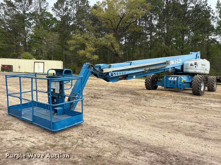 2010 Genie S-125 Equipment Image0