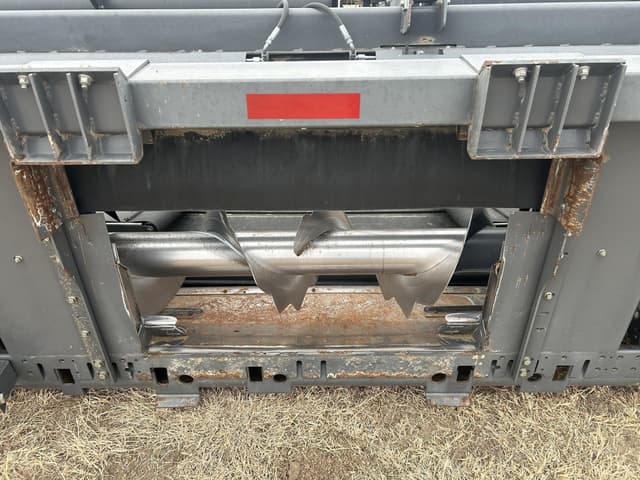 Image of Gleaner 5100 equipment image 3