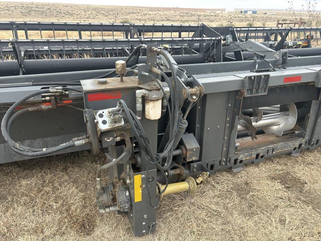 Image of Gleaner 5100 equipment image 4