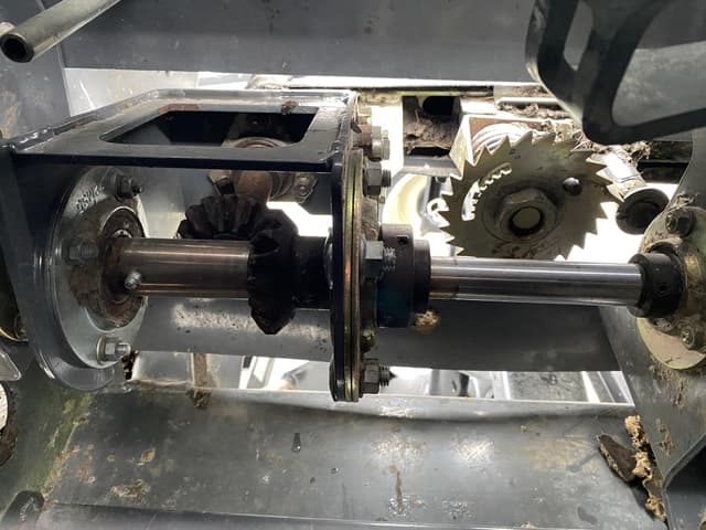 Image of Gleaner 9250 equipment image 2