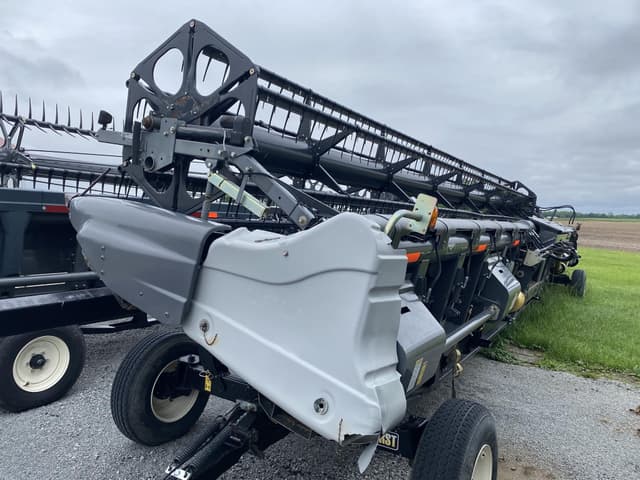 Image of Gleaner 9250 equipment image 1