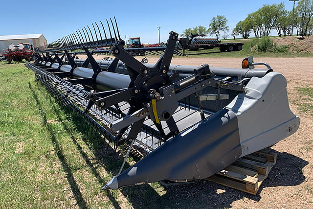 Image of Gleaner 9250 equipment image 1