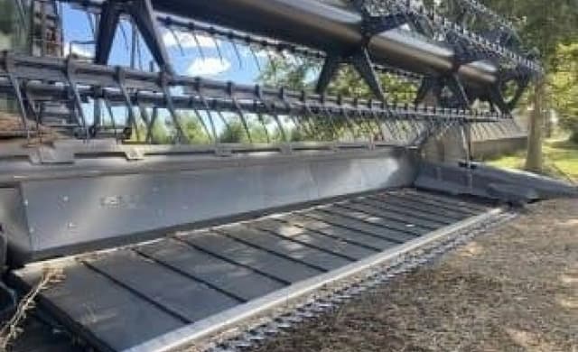 Image of Gleaner 9250 equipment image 4