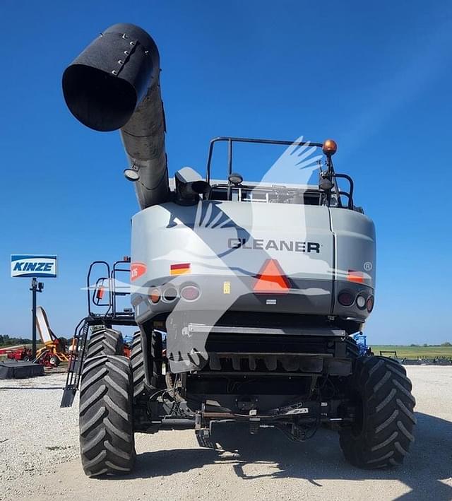 Image of Gleaner A76 equipment image 2