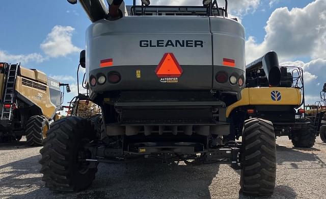 Image of Gleaner A76 equipment image 3