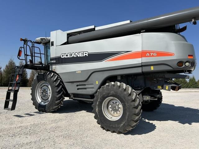 Image of Gleaner A76 equipment image 4