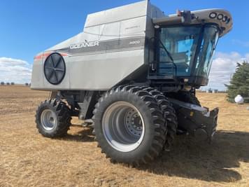 Main image Gleaner R66