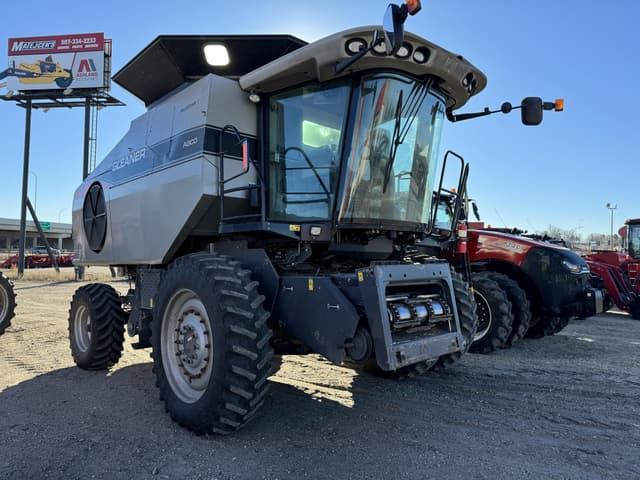 Image of Gleaner R66 equipment image 1