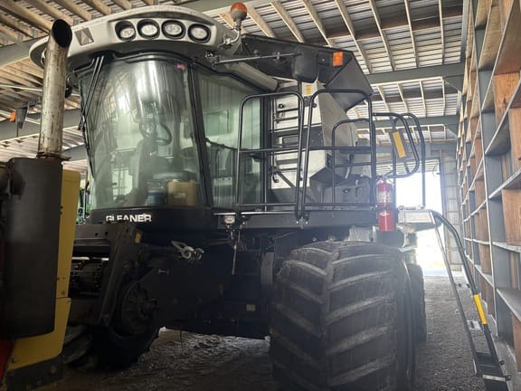 2010 Gleaner R76 Equipment Image0