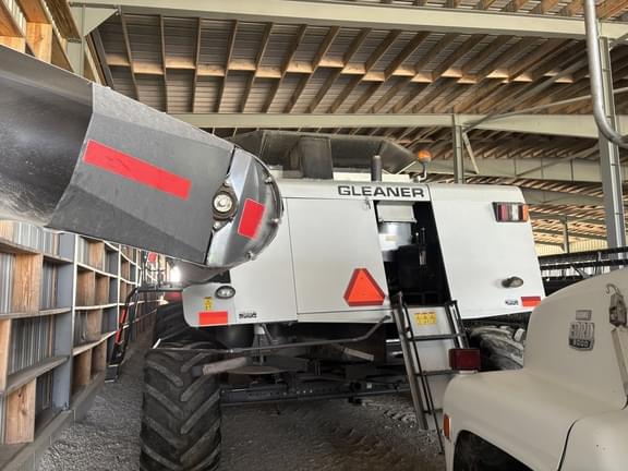 Image of Gleaner R76 equipment image 4
