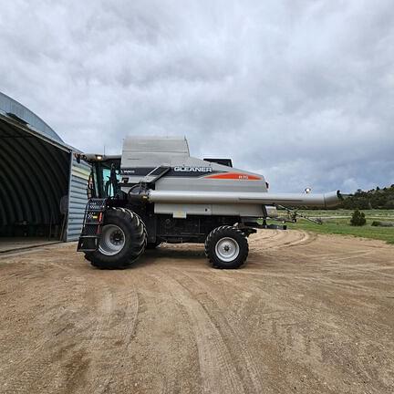 Image of Gleaner R76 Primary image